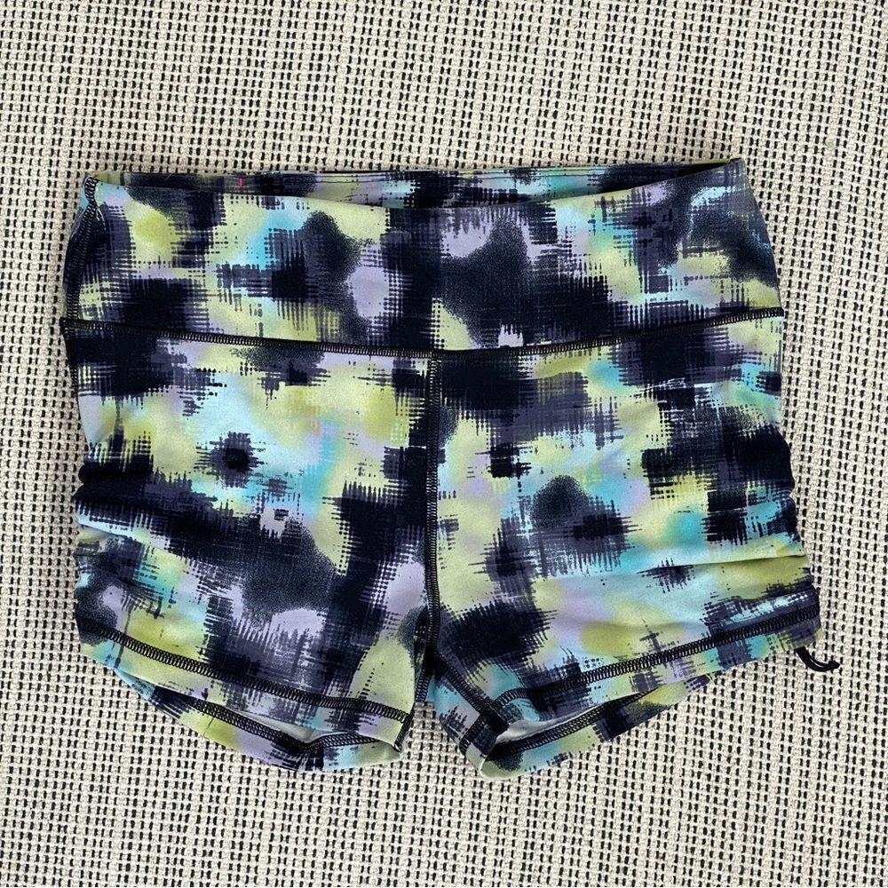 Victoria’s Secret Sport Knockout Ruched Gym Shorts‎ Black Pastel Small